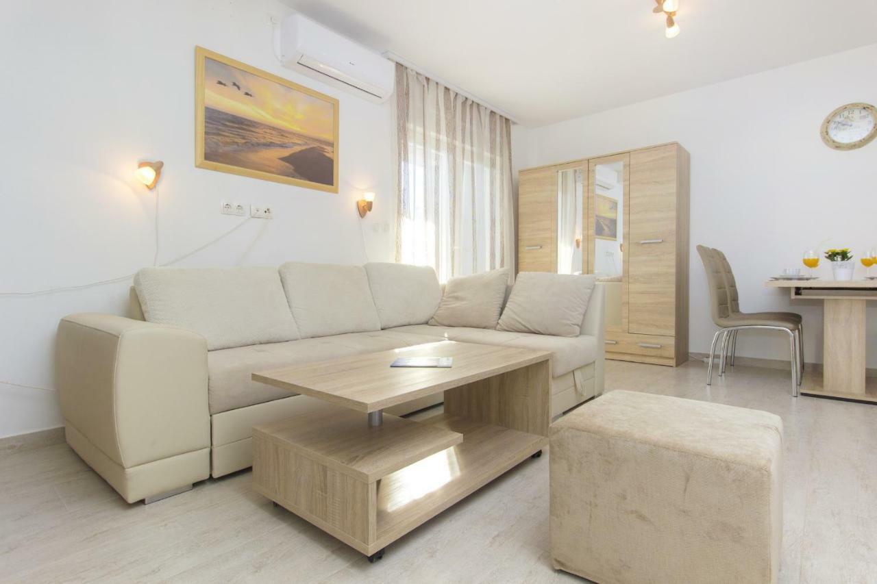 Apartmani Gabriella Vodice Ngoại thất bức ảnh